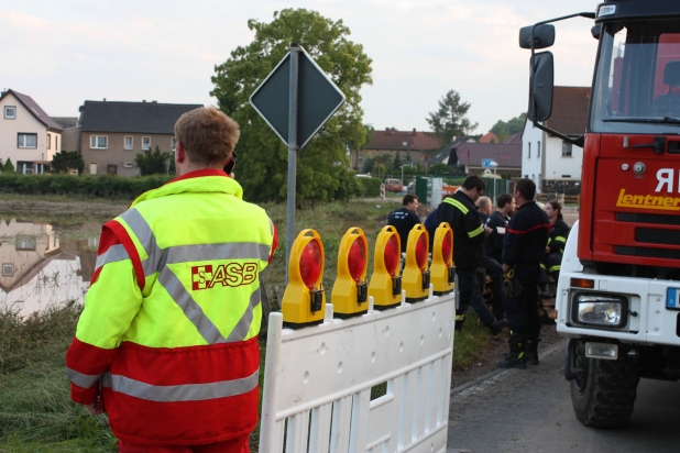 Einsatzkräfte sind in ostthüringischen Hochwassergebieten aktiv