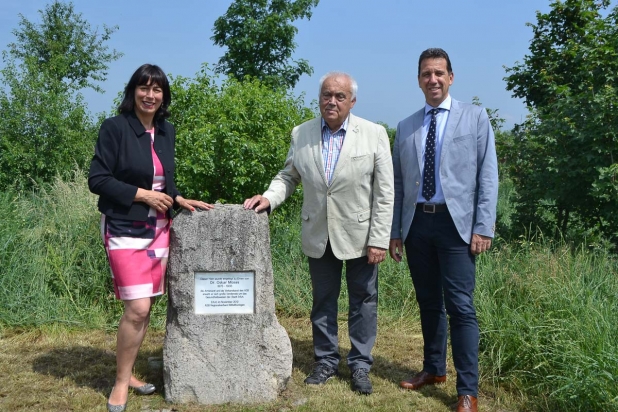 Besuch am Gedenkstein für Dr. Oskar Moses